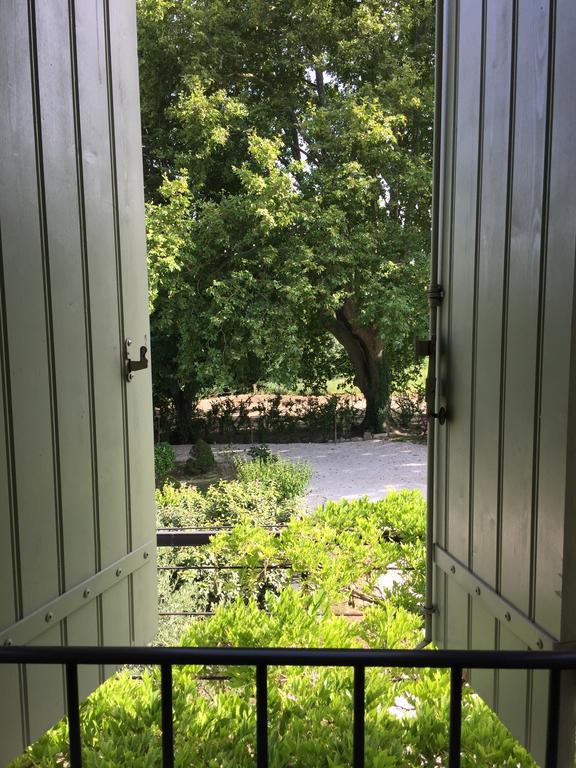 Mas De Mariette Bed & Breakfast Noves ภายนอก รูปภาพ