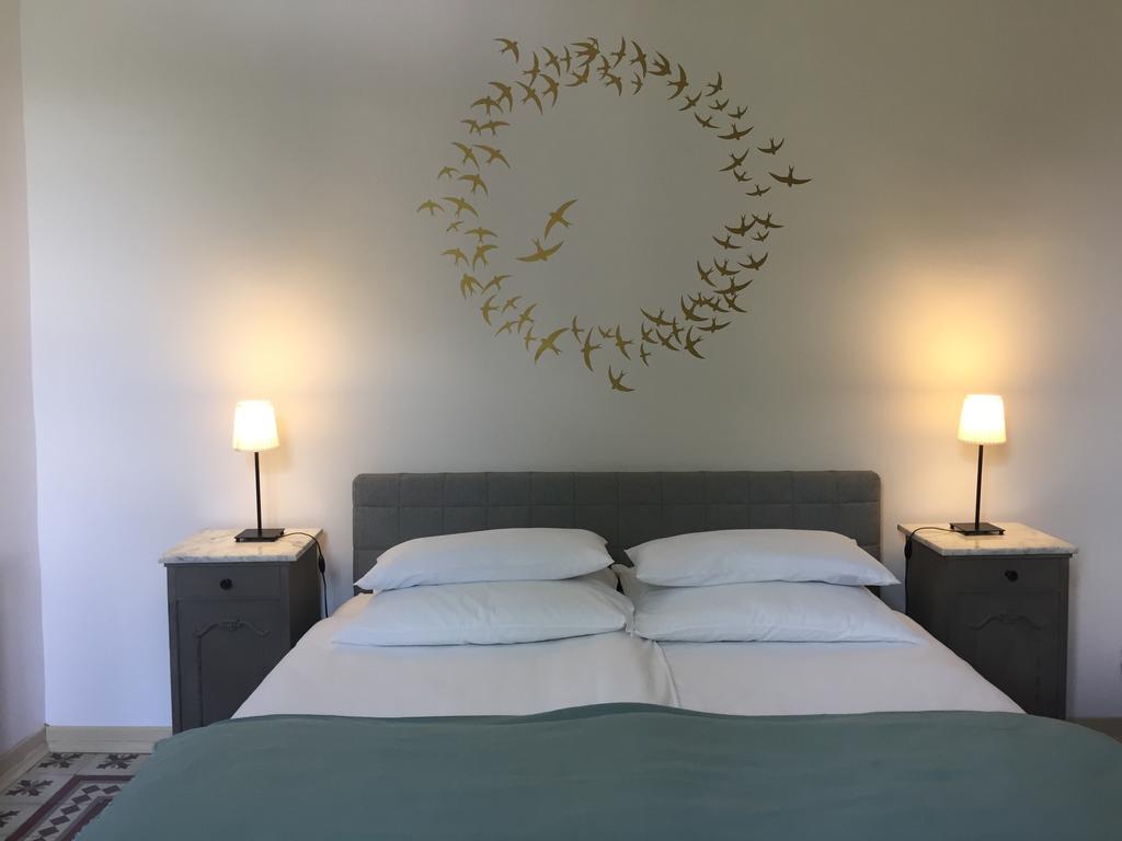 Mas De Mariette Bed & Breakfast Noves ภายนอก รูปภาพ