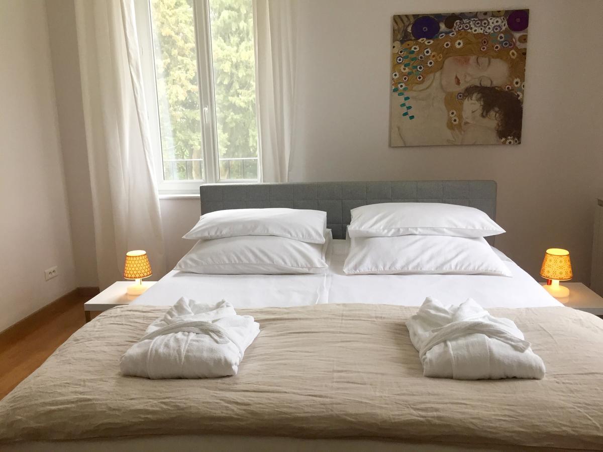 Mas De Mariette Bed & Breakfast Noves ภายนอก รูปภาพ