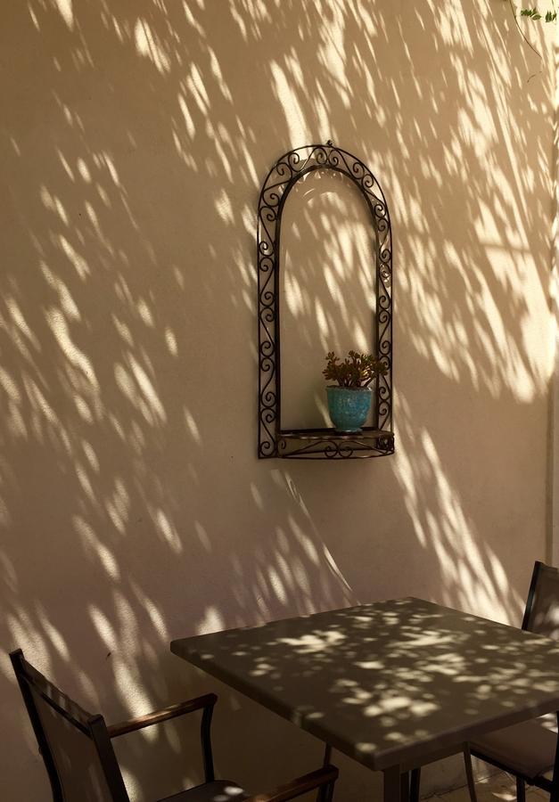 Mas De Mariette Bed & Breakfast Noves ภายนอก รูปภาพ