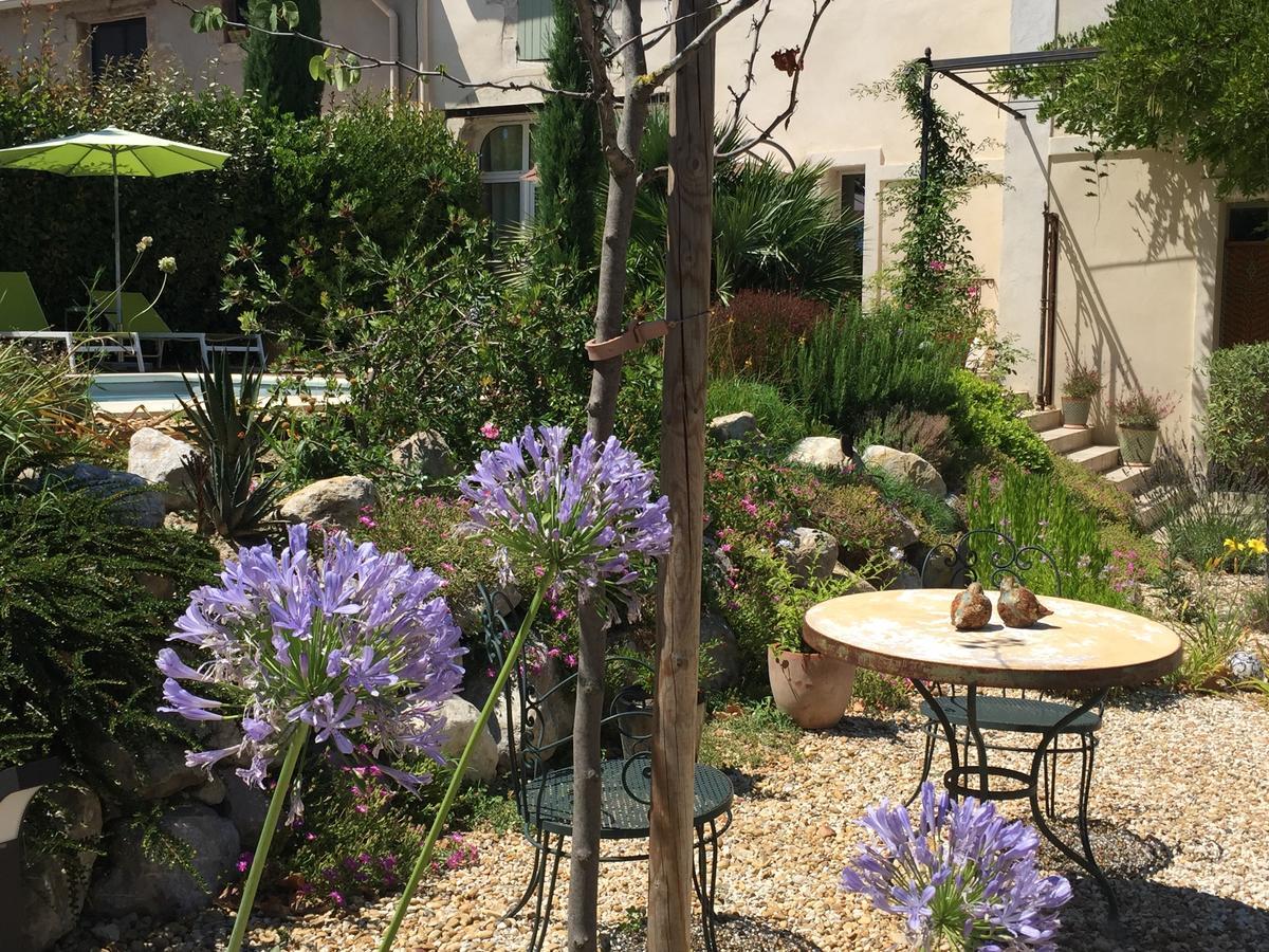 Mas De Mariette Bed & Breakfast Noves ภายนอก รูปภาพ